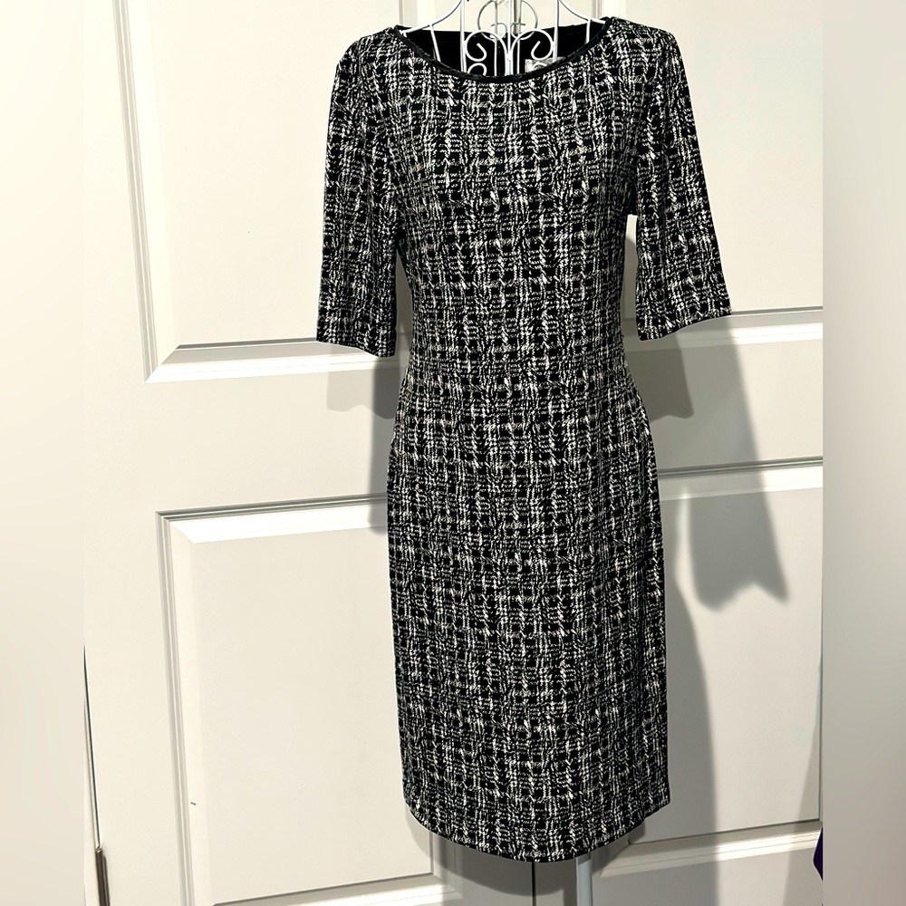 Dress barn size 4